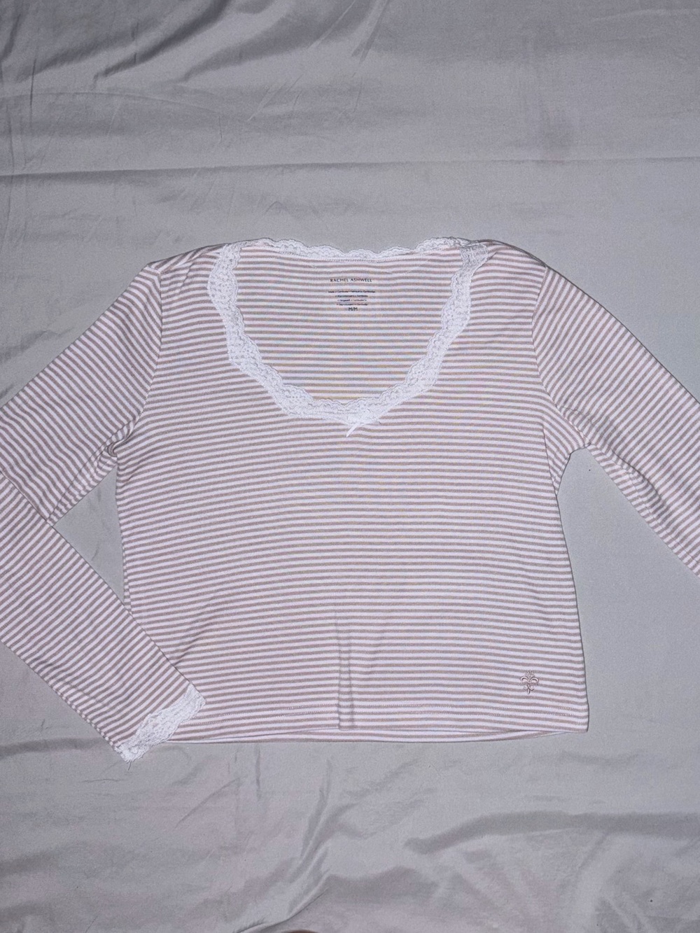Lace-Trim Striped Long Sleeve Cropped Tee in beige and White